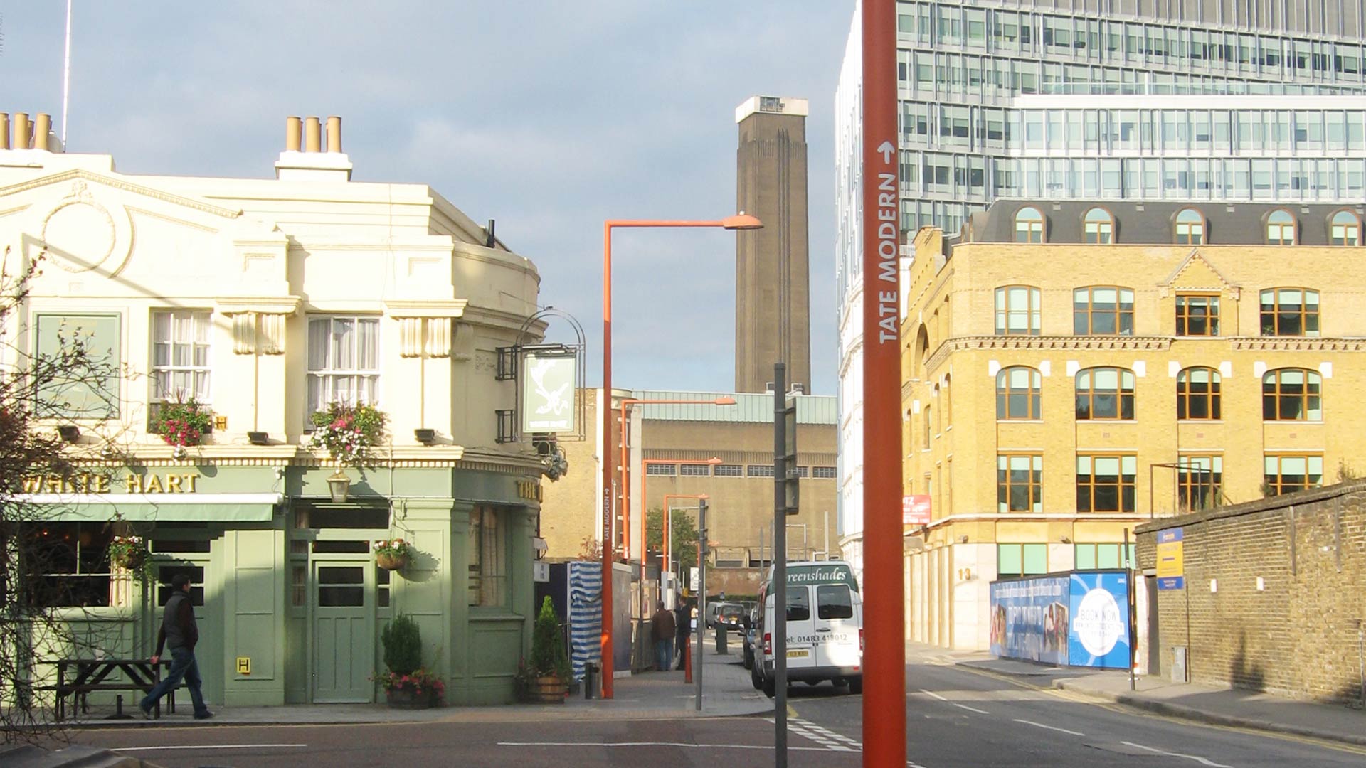 Tate to Tube Signage Thomas Manss & Company