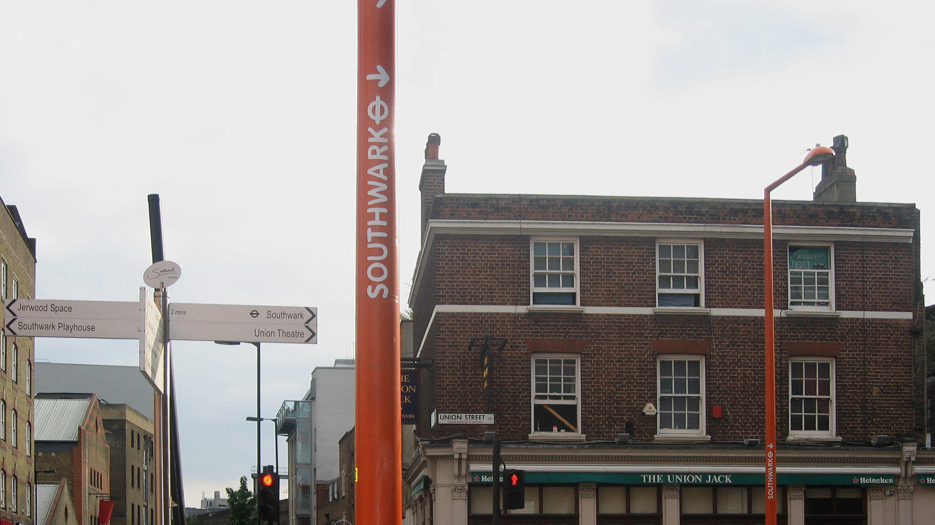 Tate to Tube Signage Thomas Manss & Company